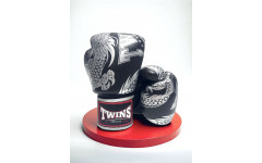 Боксерские перчатки TWINS Special FBGVL3-49 black silver 16 oz
